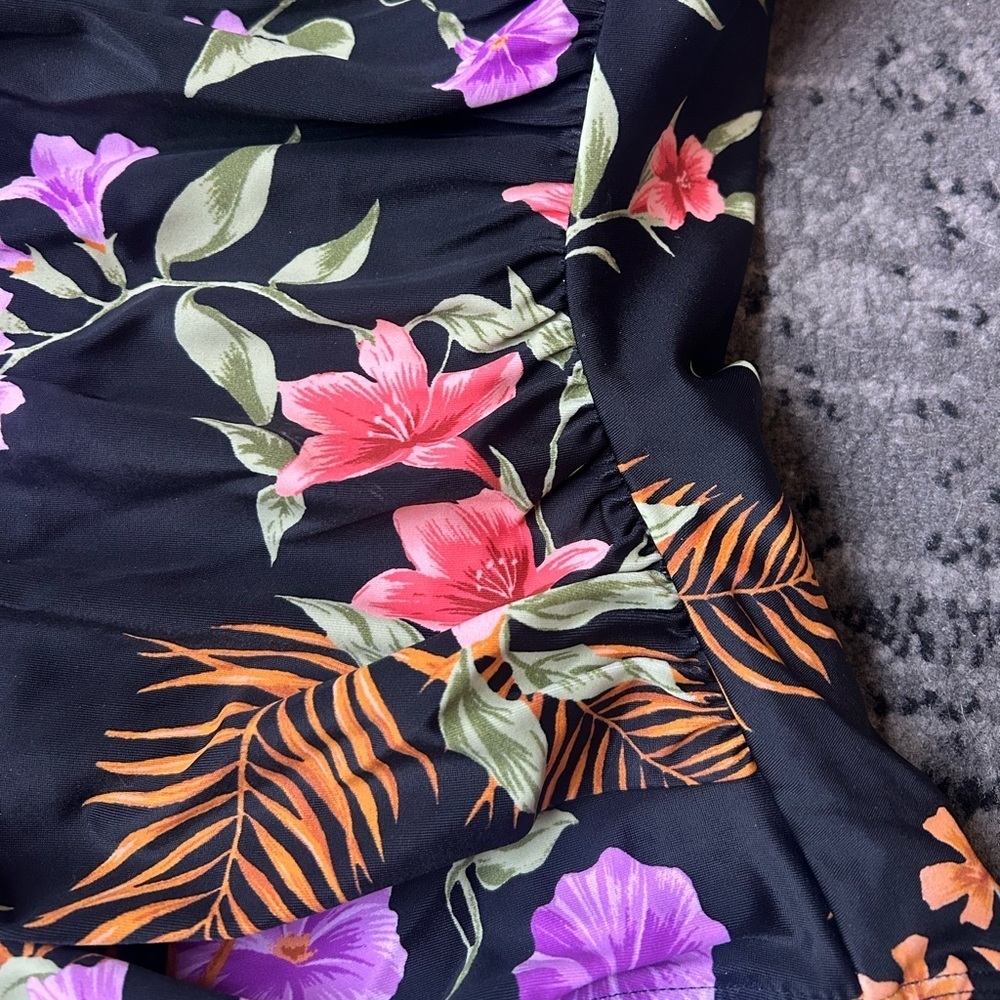 NWT SHADE & SHORE Floral One Piece With Detachable Straps & Ruching - Picture 6 of 13